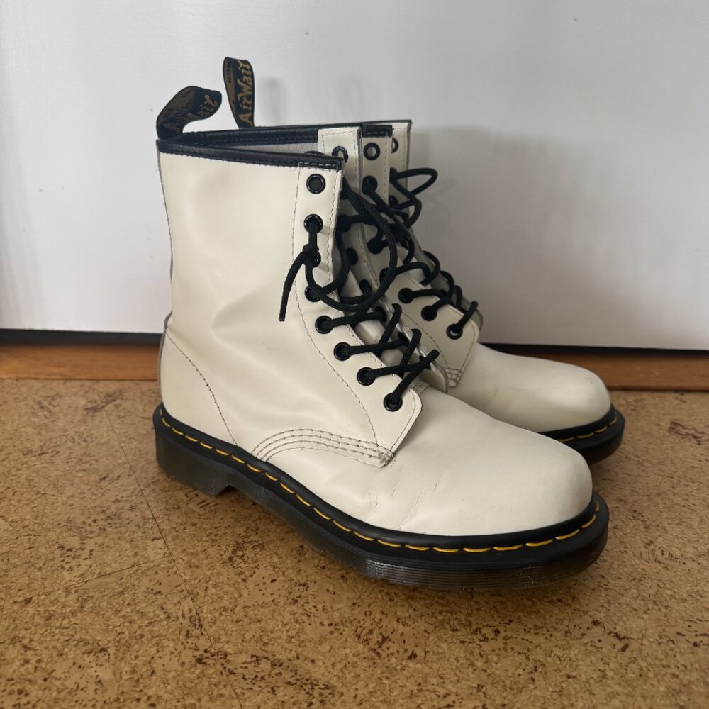 DR MARTENS White Leather 8-Eye Platform Combat Boots Shoes Size 8 - Picture 5 of 13